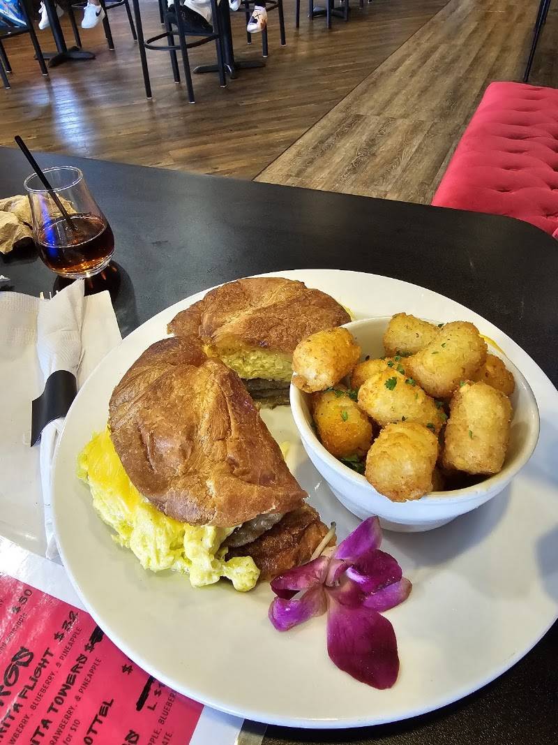 Bea’s Kitchen & Kocktails